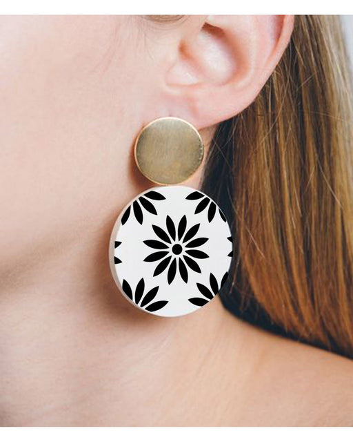 daisy background stencil inspiration earring